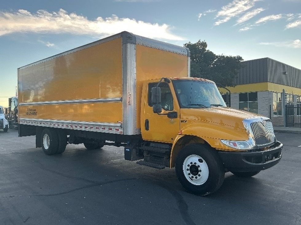 Medium Duty Box Truck-Light and Medium Duty Trucks-International-2021-MV607-Sacramento-CA-198,259\n\t\tmiles-$ 42,500 - Image 1