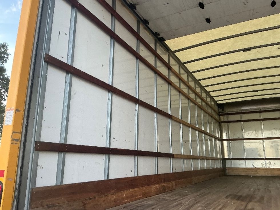 Medium Duty Box Truck-Light and Medium Duty Trucks-International-2021-MV607-Sacramento-CA-198,259\n\t\tmiles-$ 42,500 - Image 11