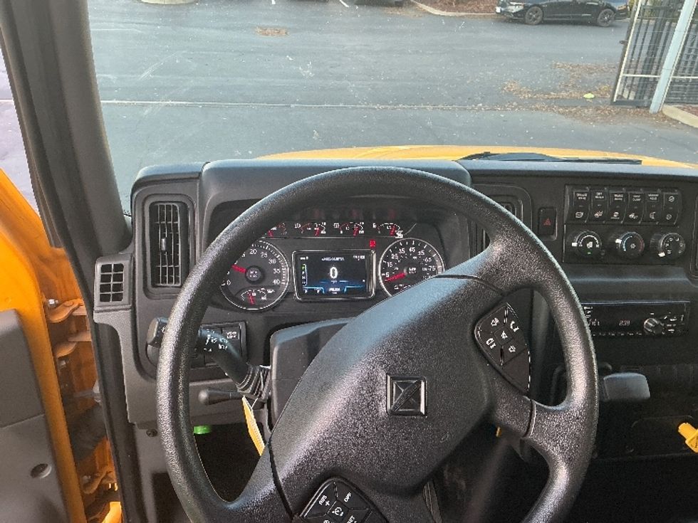 Medium Duty Box Truck-Light and Medium Duty Trucks-International-2021-MV607-Sacramento-CA-198,259\n\t\tmiles-$ 42,500 - Image 18