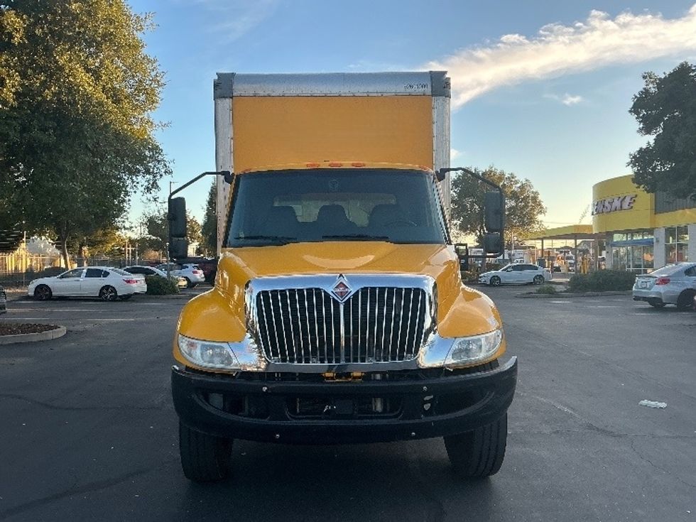 Medium Duty Box Truck-Light and Medium Duty Trucks-International-2021-MV607-Sacramento-CA-198,259\n\t\tmiles-$ 42,500 - Image 2