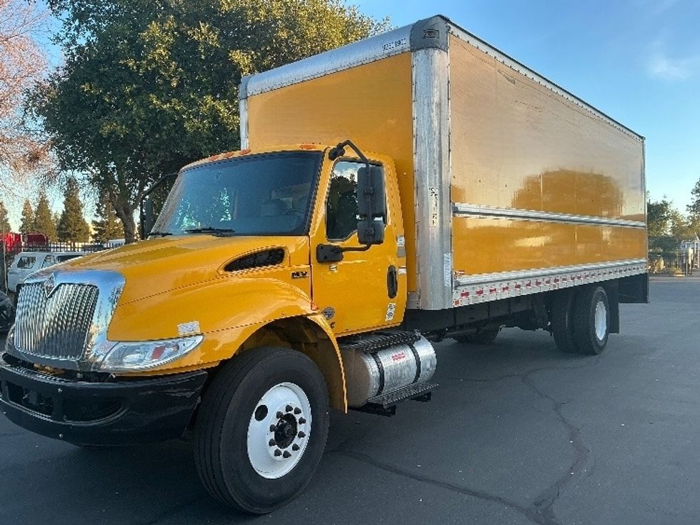 Medium Duty Box Truck-Light and Medium Duty Trucks-International-2021-MV607-Sacramento-CA-198,259\n\t\tmiles-$ 42,500 - Image 3