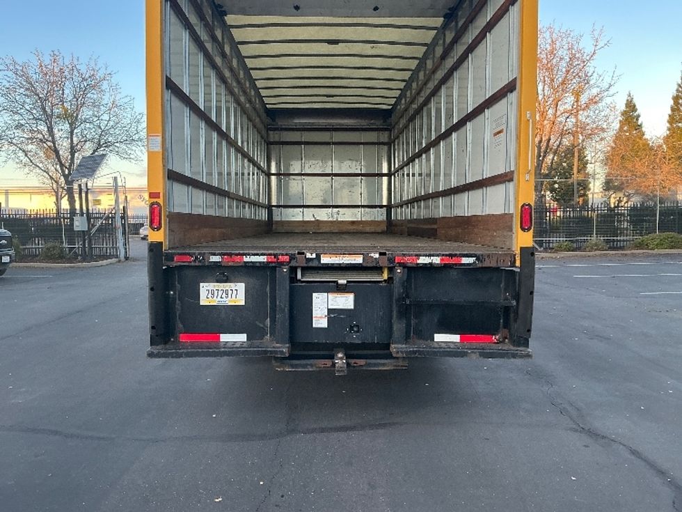Medium Duty Box Truck-Light and Medium Duty Trucks-International-2021-MV607-Sacramento-CA-198,259\n\t\tmiles-$ 42,500 - Image 9