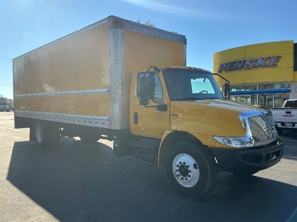 Medium Duty Box Truck-Light and Medium Duty Trucks-International-2021-MV607-Sacramento-CA-224,858\n\t\tmiles-$ 37,750 - Image 1