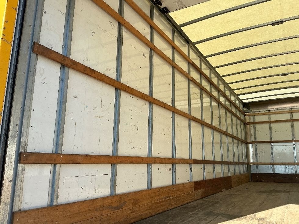 Medium Duty Box Truck-Light and Medium Duty Trucks-International-2021-MV607-Sacramento-CA-224,858\n\t\tmiles-$ 37,750 - Image 11