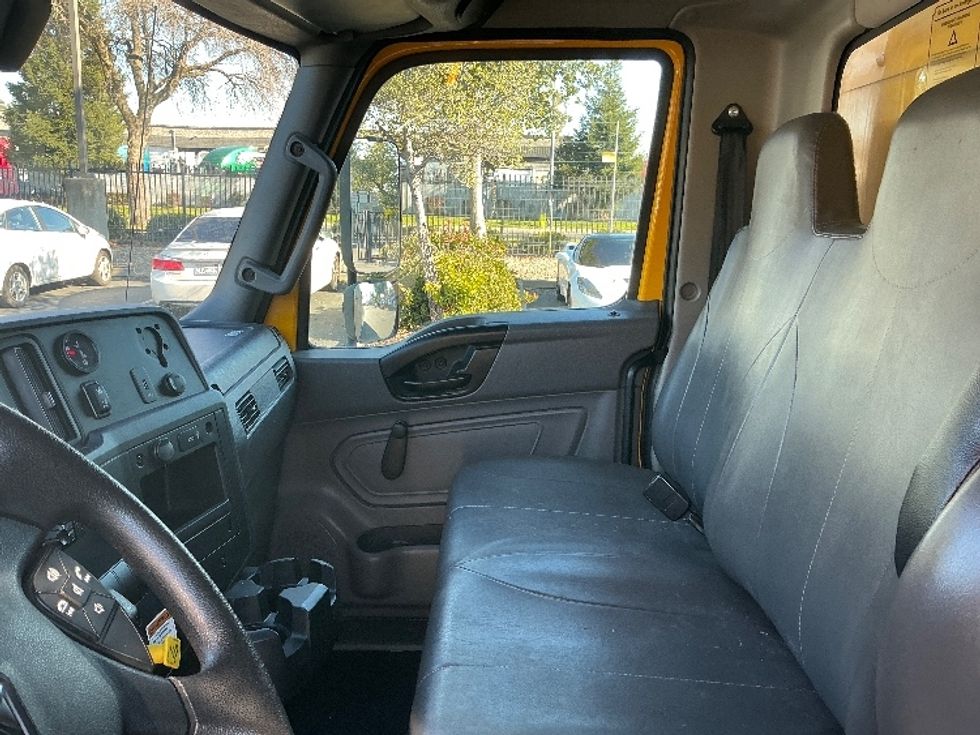 Medium Duty Box Truck-Light and Medium Duty Trucks-International-2021-MV607-Sacramento-CA-224,858\n\t\tmiles-$ 37,750 - Image 19
