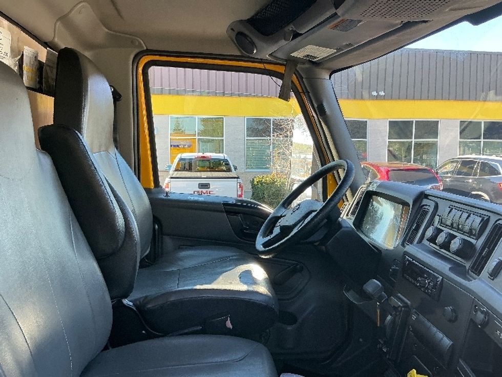 Medium Duty Box Truck-Light and Medium Duty Trucks-International-2021-MV607-Sacramento-CA-224,858\n\t\tmiles-$ 37,750 - Image 22