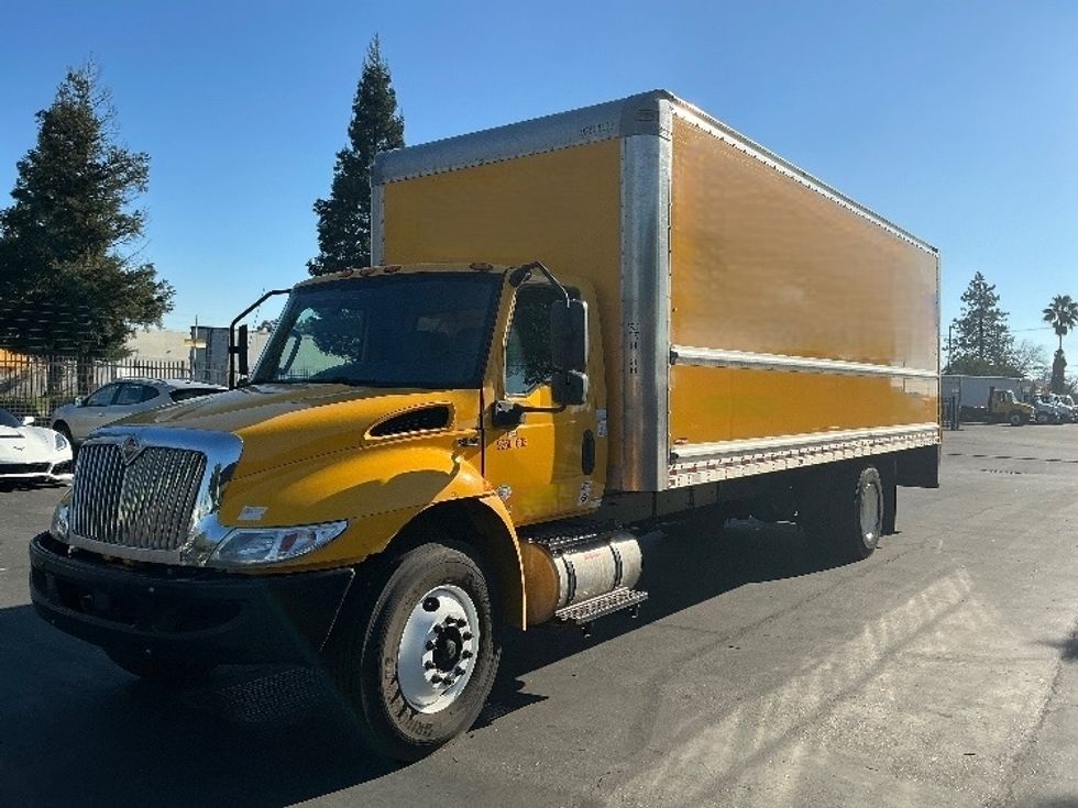 Medium Duty Box Truck-Light and Medium Duty Trucks-International-2021-MV607-Sacramento-CA-224,858\n\t\tmiles-$ 37,750 - Image 3