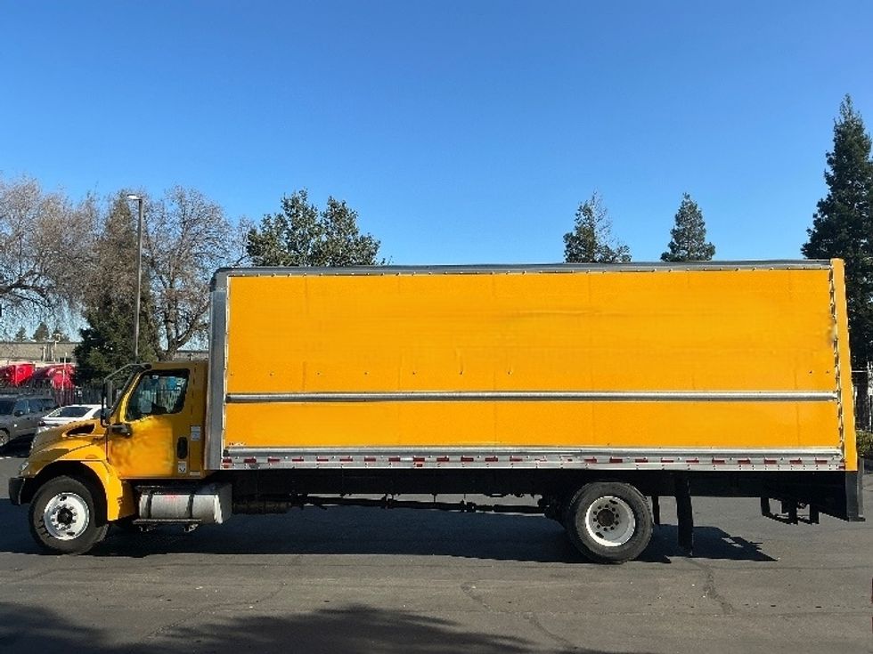 Medium Duty Box Truck-Light and Medium Duty Trucks-International-2021-MV607-Sacramento-CA-224,858\n\t\tmiles-$ 37,750 - Image 4
