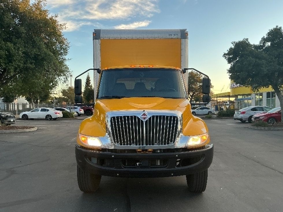 Medium Duty Box Truck-Light and Medium Duty Trucks-International-2021-MV607-Sacramento-CA-236,106\n\t\tmiles-$ 37,000 - Image 2