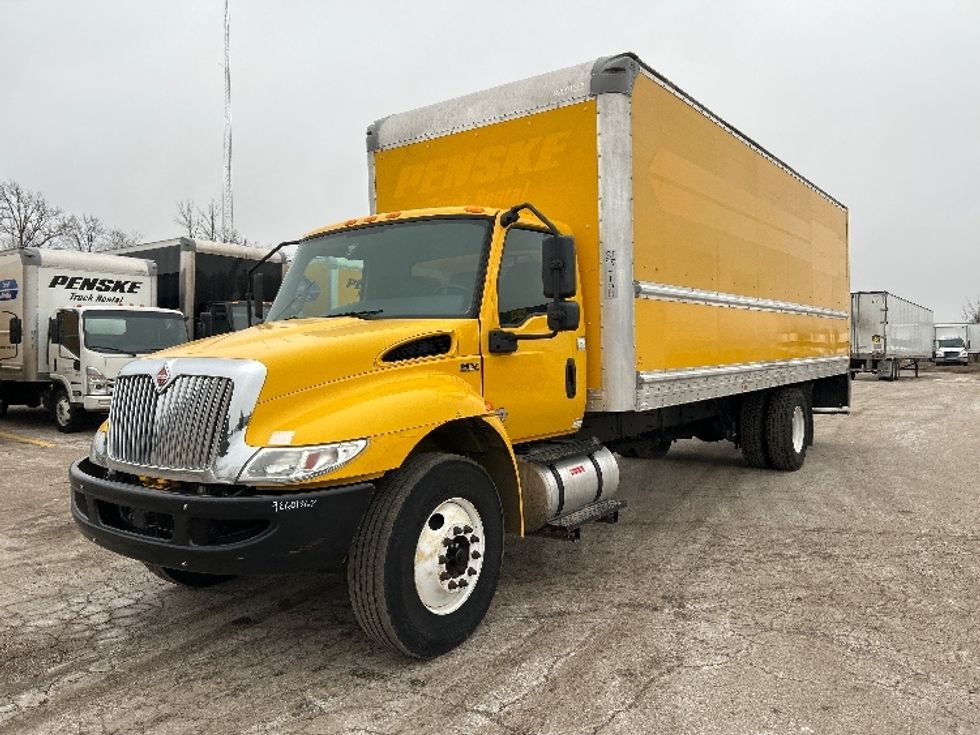 Medium Duty Box Truck-Light and Medium Duty Trucks-International-2021-MV607-Saginaw-MI-215,962\n\t\tmiles-$ 37,750 - Image 1