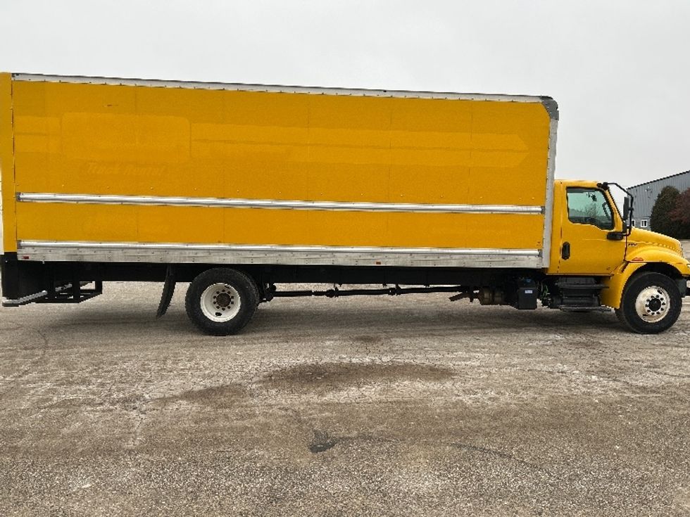 Medium Duty Box Truck-Light and Medium Duty Trucks-International-2021-MV607-Saginaw-MI-215,962\n\t\tmiles-$ 37,750 - Image 14