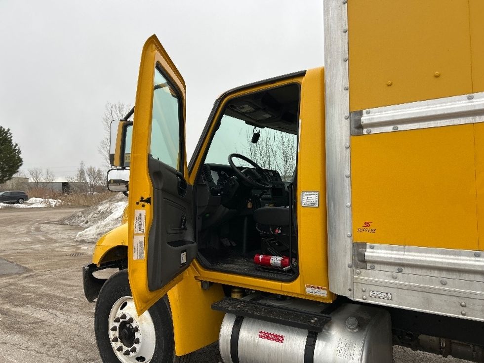 Medium Duty Box Truck-Light and Medium Duty Trucks-International-2021-MV607-Saginaw-MI-215,962\n\t\tmiles-$ 37,750 - Image 15
