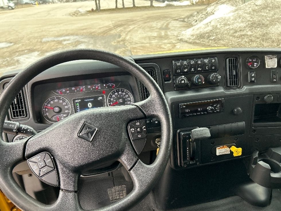 Medium Duty Box Truck-Light and Medium Duty Trucks-International-2021-MV607-Saginaw-MI-215,962\n\t\tmiles-$ 37,750 - Image 17