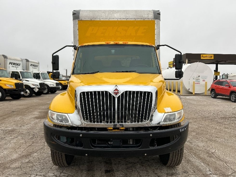 Medium Duty Box Truck-Light and Medium Duty Trucks-International-2021-MV607-Saginaw-MI-215,962\n\t\tmiles-$ 37,750 - Image 2