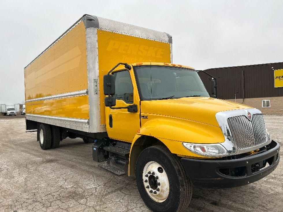 Medium Duty Box Truck-Light and Medium Duty Trucks-International-2021-MV607-Saginaw-MI-215,962\n\t\tmiles-$ 37,750 - Image 3