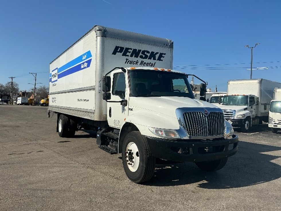 Medium Duty Box Truck-Light and Medium Duty Trucks-International-2021-MV607-Saint Louis-MO-255,783\n\t\tmiles-$ 39,500 - Image 1