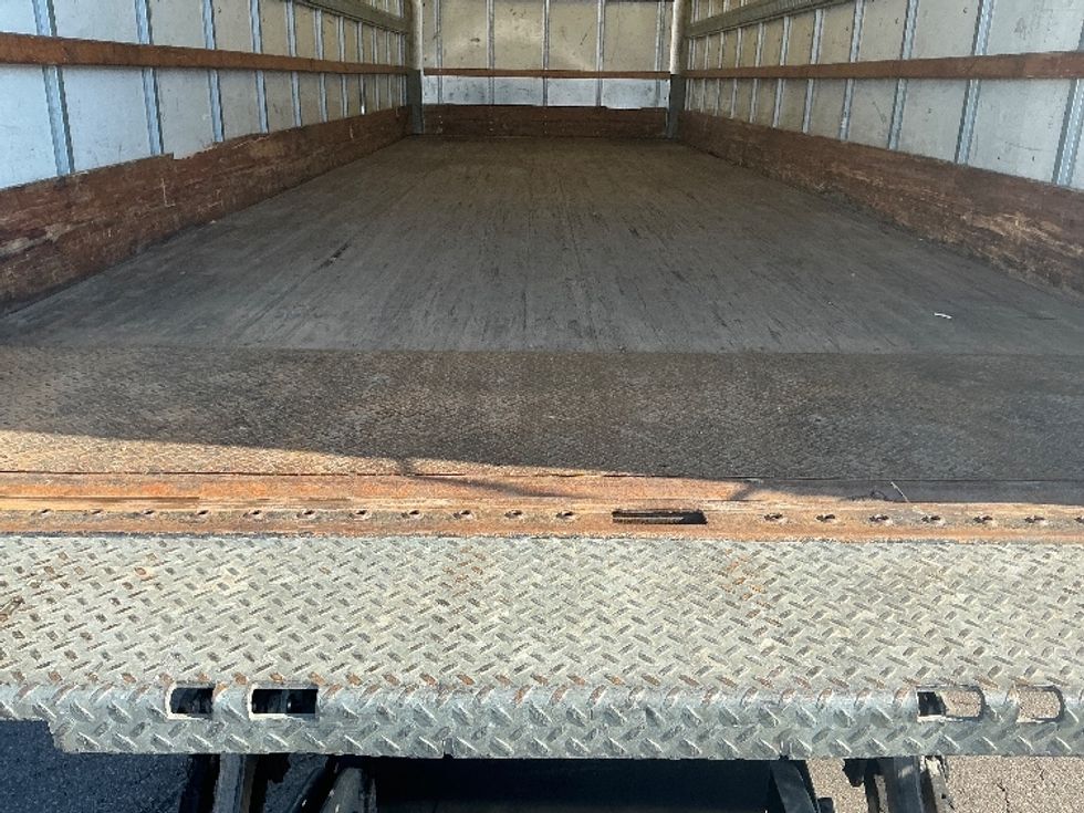 Medium Duty Box Truck-Light and Medium Duty Trucks-International-2021-MV607-Saint Louis-MO-255,783\n\t\tmiles-$ 39,500 - Image 10