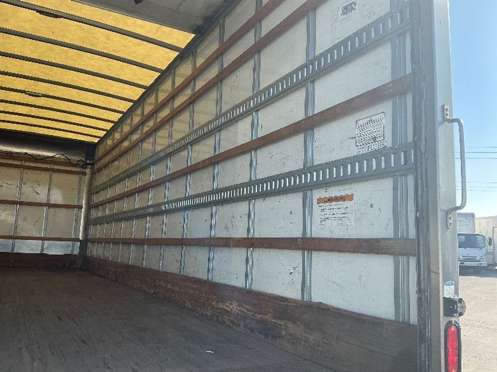 Medium Duty Box Truck-Light and Medium Duty Trucks-International-2021-MV607-Saint Louis-MO-255,783\n\t\tmiles-$ 39,500 - Image 12