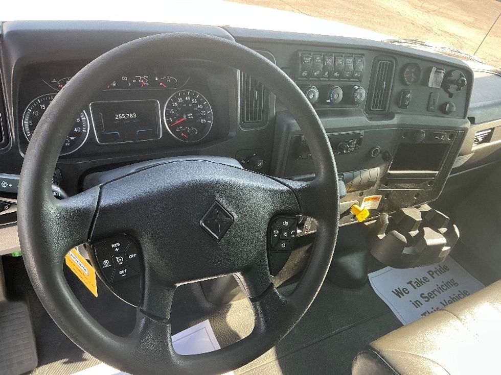 Medium Duty Box Truck-Light and Medium Duty Trucks-International-2021-MV607-Saint Louis-MO-255,783\n\t\tmiles-$ 39,500 - Image 18