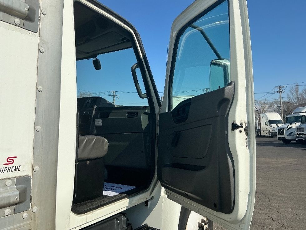 Medium Duty Box Truck-Light and Medium Duty Trucks-International-2021-MV607-Saint Louis-MO-255,783\n\t\tmiles-$ 39,500 - Image 20