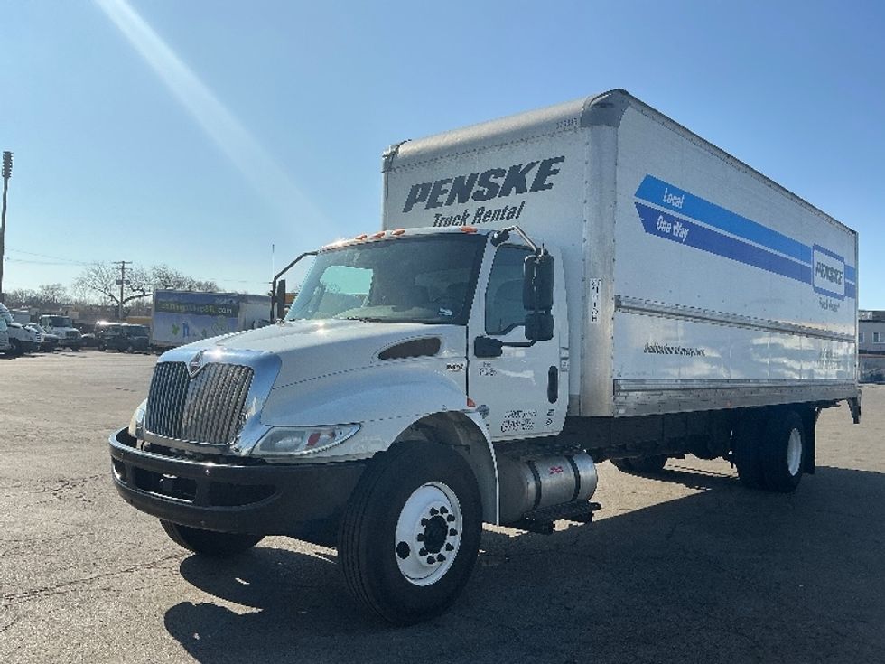 Medium Duty Box Truck-Light and Medium Duty Trucks-International-2021-MV607-Saint Louis-MO-255,783\n\t\tmiles-$ 39,500 - Image 3