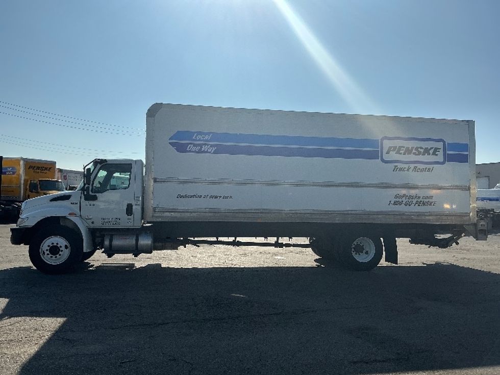 Medium Duty Box Truck-Light and Medium Duty Trucks-International-2021-MV607-Saint Louis-MO-255,783\n\t\tmiles-$ 39,500 - Image 4