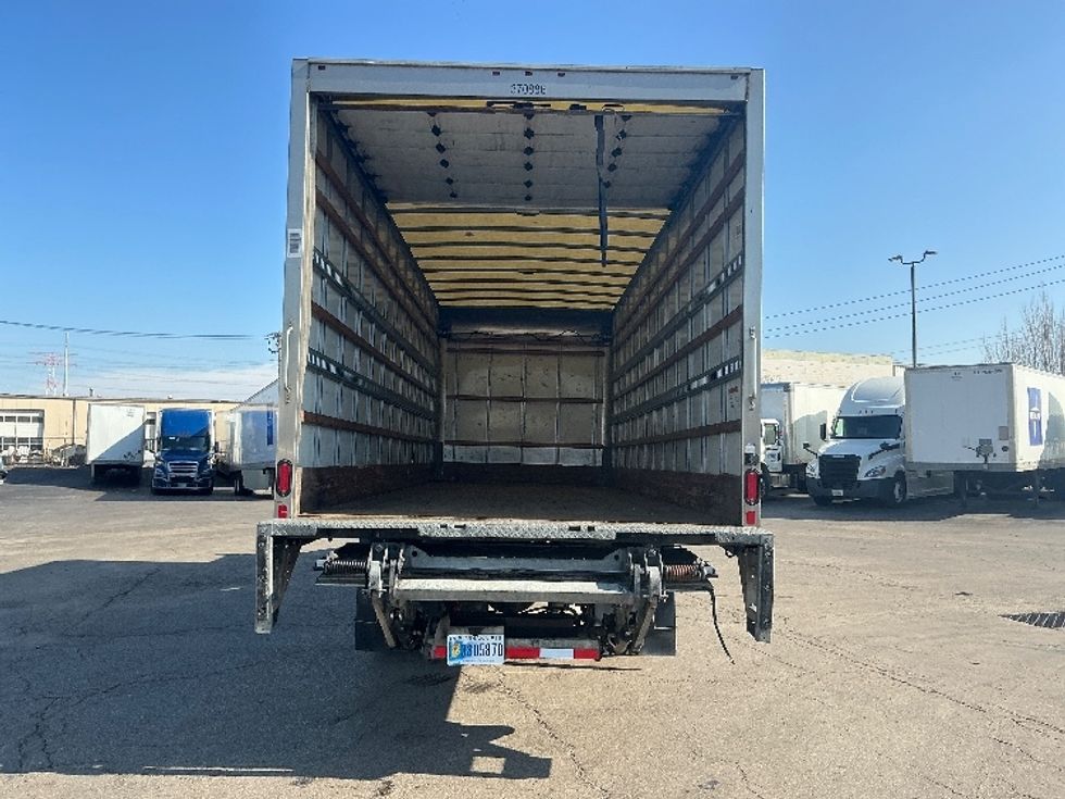 Medium Duty Box Truck-Light and Medium Duty Trucks-International-2021-MV607-Saint Louis-MO-255,783\n\t\tmiles-$ 39,500 - Image 8