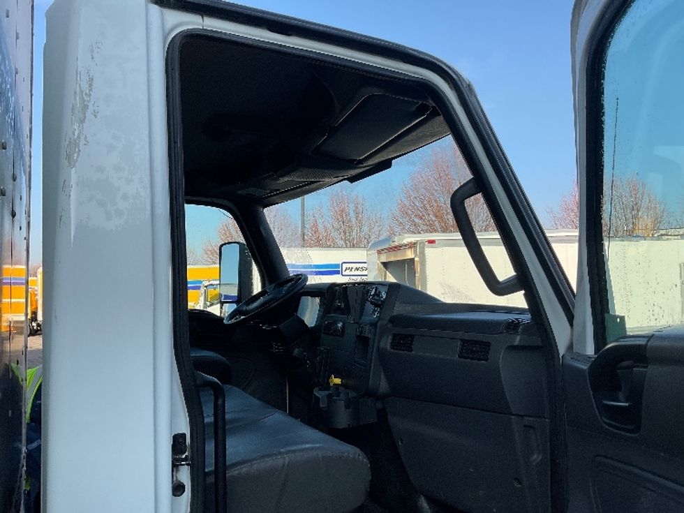 Medium Duty Box Truck-Light and Medium Duty Trucks-International-2021-MV607-Salt Lake City-UT-118,535\n\t\tmiles-$ 64,000 - Image 20