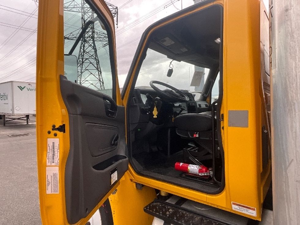 Medium Duty Box Truck-Light and Medium Duty Trucks-International-2021-MV607-Salt Lake City-UT-184,813\n\t\tmiles-$ 44,500 - Image 16