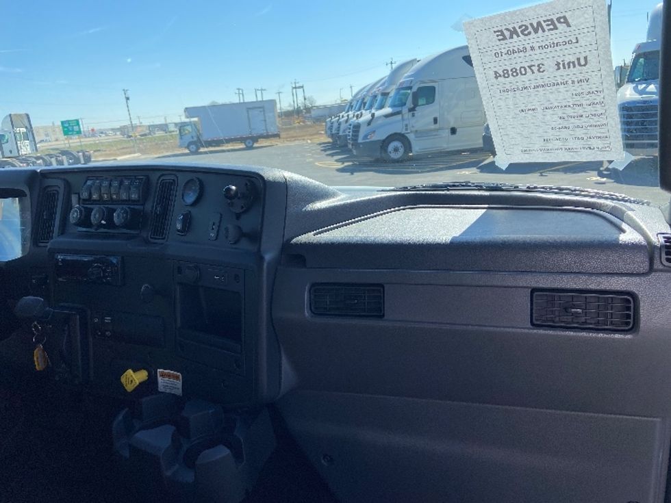 Medium Duty Box Truck-Light and Medium Duty Trucks-International-2021-MV607-San Antonio-TX-126,207\n\t\tmiles-$ 62,750 - Image 21