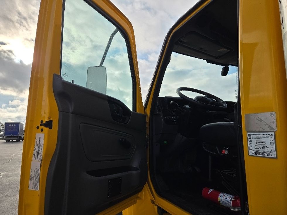 Medium Duty Box Truck-Light and Medium Duty Trucks-International-2021-MV607-San Antonio-TX-144,125\n\t\tmiles-$ 44,000 - Image 15