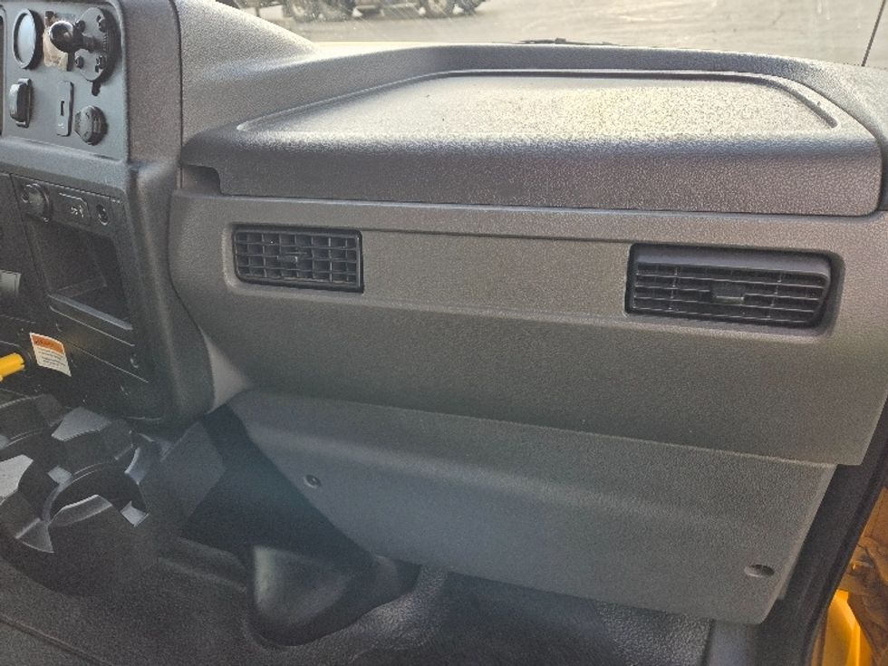 Medium Duty Box Truck-Light and Medium Duty Trucks-International-2021-MV607-San Antonio-TX-144,125\n\t\tmiles-$ 44,000 - Image 20