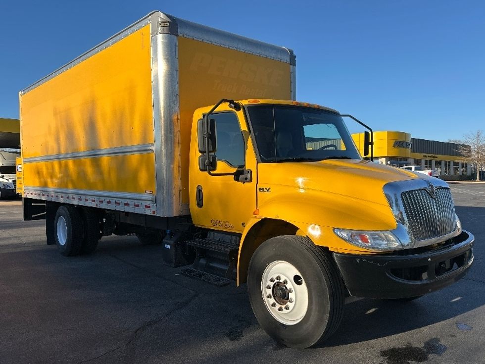 Medium Duty Box Truck-Light and Medium Duty Trucks-International-2021-MV607-San Antonio-TX-156,607\n\t\tmiles-$ 42,250 - Image 1