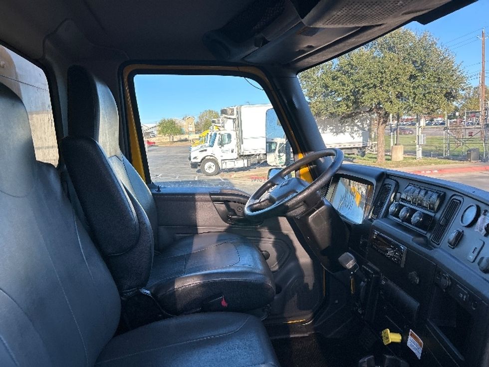Medium Duty Box Truck-Light and Medium Duty Trucks-International-2021-MV607-San Antonio-TX-156,607\n\t\tmiles-$ 42,250 - Image 20