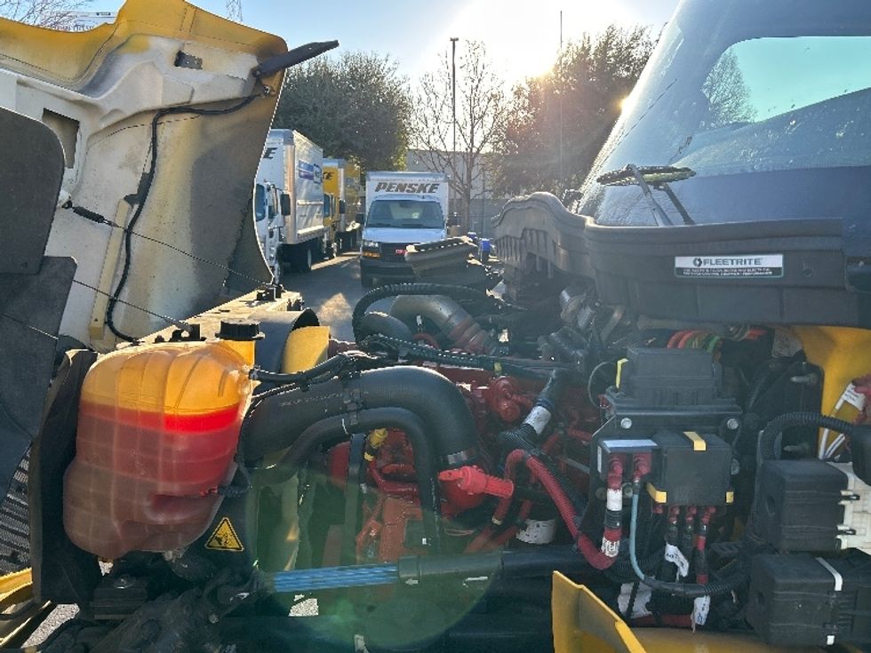 Medium Duty Box Truck-Light and Medium Duty Trucks-International-2021-MV607-San Antonio-TX-156,607\n\t\tmiles-$ 42,250 - Image 22