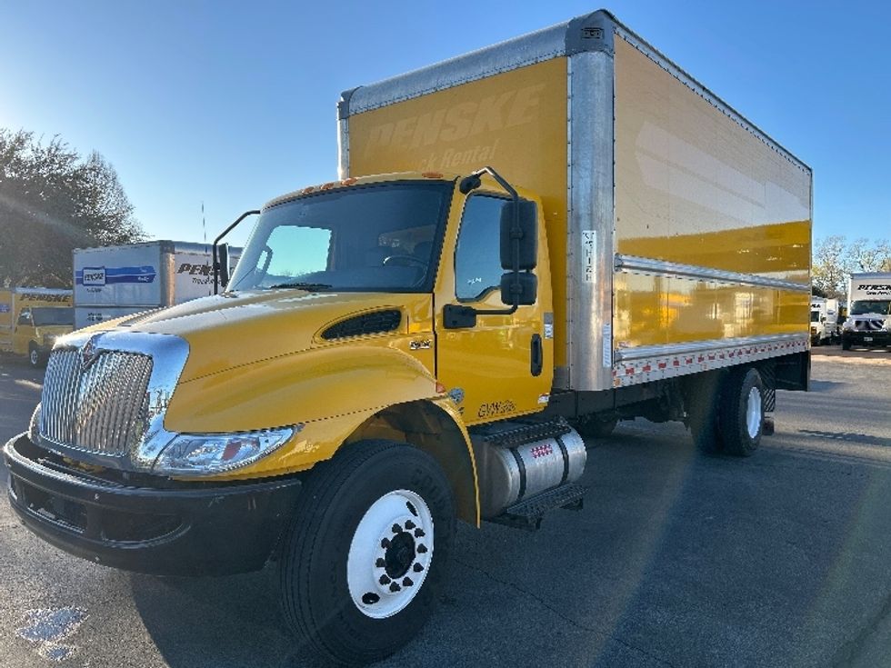 Medium Duty Box Truck-Light and Medium Duty Trucks-International-2021-MV607-San Antonio-TX-156,607\n\t\tmiles-$ 42,250 - Image 3