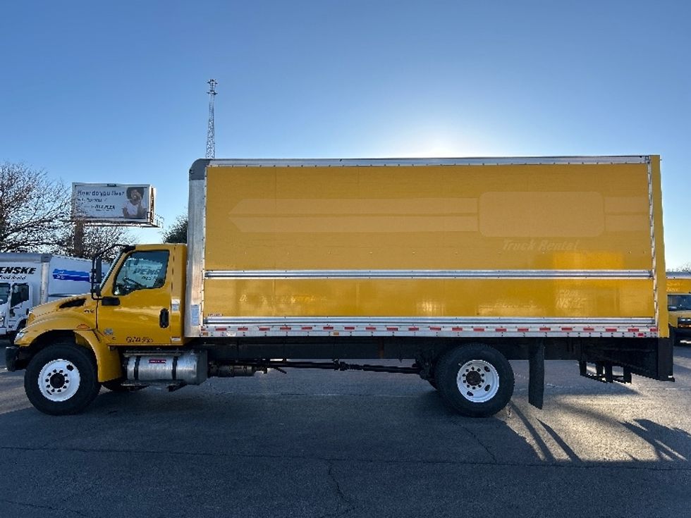 Medium Duty Box Truck-Light and Medium Duty Trucks-International-2021-MV607-San Antonio-TX-156,607\n\t\tmiles-$ 42,250 - Image 4