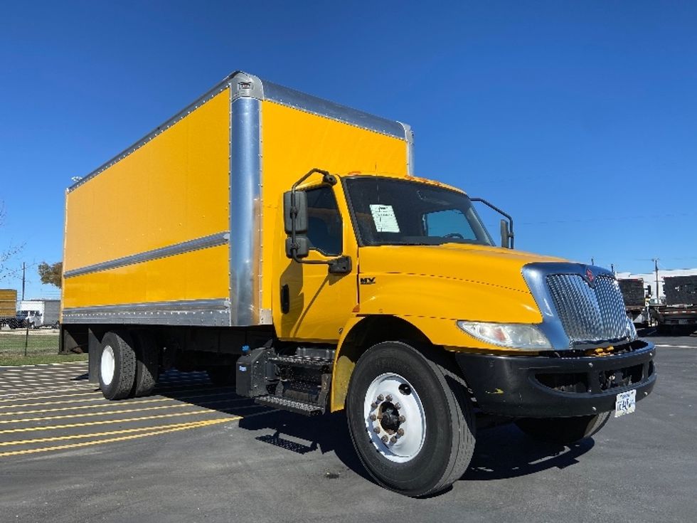 Medium Duty Box Truck-Light and Medium Duty Trucks-International-2021-MV607-San Antonio-TX-167,302\n\t\tmiles-$ 40,750 - Image 1