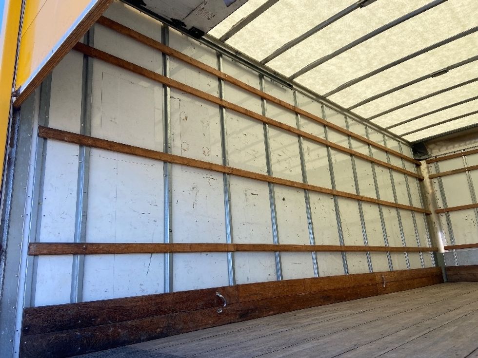 Medium Duty Box Truck-Light and Medium Duty Trucks-International-2021-MV607-San Antonio-TX-167,302\n\t\tmiles-$ 40,750 - Image 11