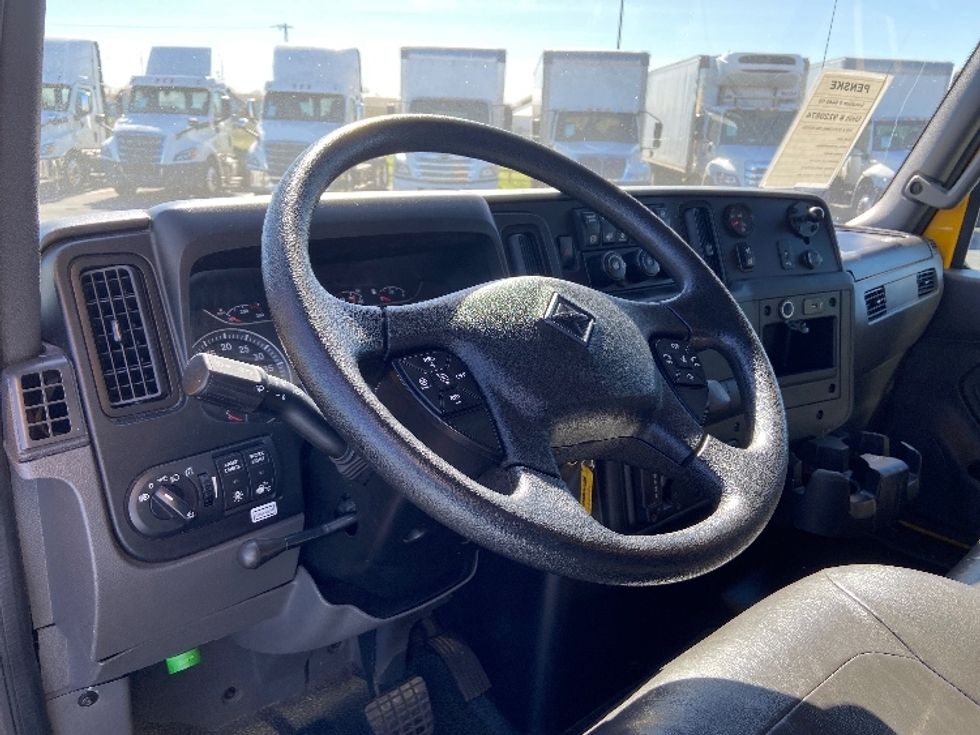 Medium Duty Box Truck-Light and Medium Duty Trucks-International-2021-MV607-San Antonio-TX-167,302\n\t\tmiles-$ 40,750 - Image 17