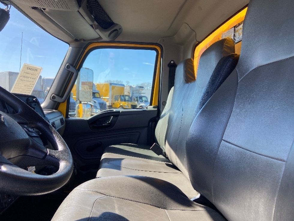 Medium Duty Box Truck-Light and Medium Duty Trucks-International-2021-MV607-San Antonio-TX-167,302\n\t\tmiles-$ 40,750 - Image 19