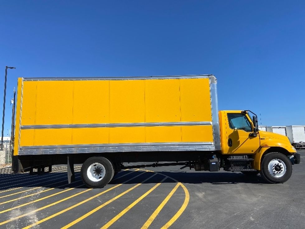 Medium Duty Box Truck-Light and Medium Duty Trucks-International-2021-MV607-San Antonio-TX-167,302\n\t\tmiles-$ 40,750 - Image 15
