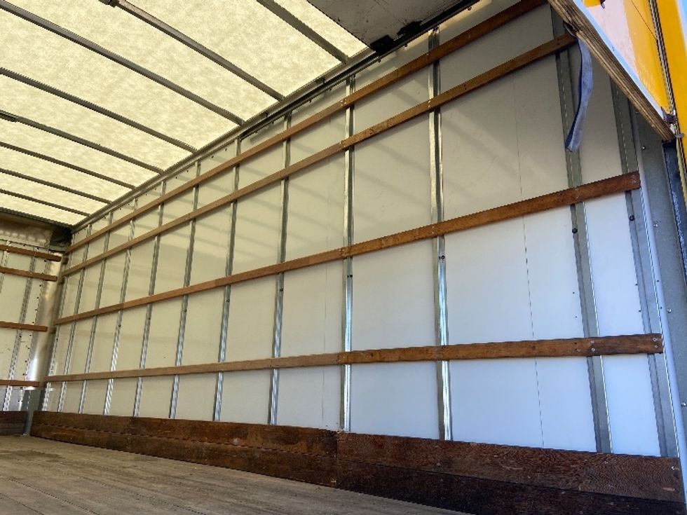 Medium Duty Box Truck-Light and Medium Duty Trucks-International-2021-MV607-San Antonio-TX-167,302\n\t\tmiles-$ 40,750 - Image 12