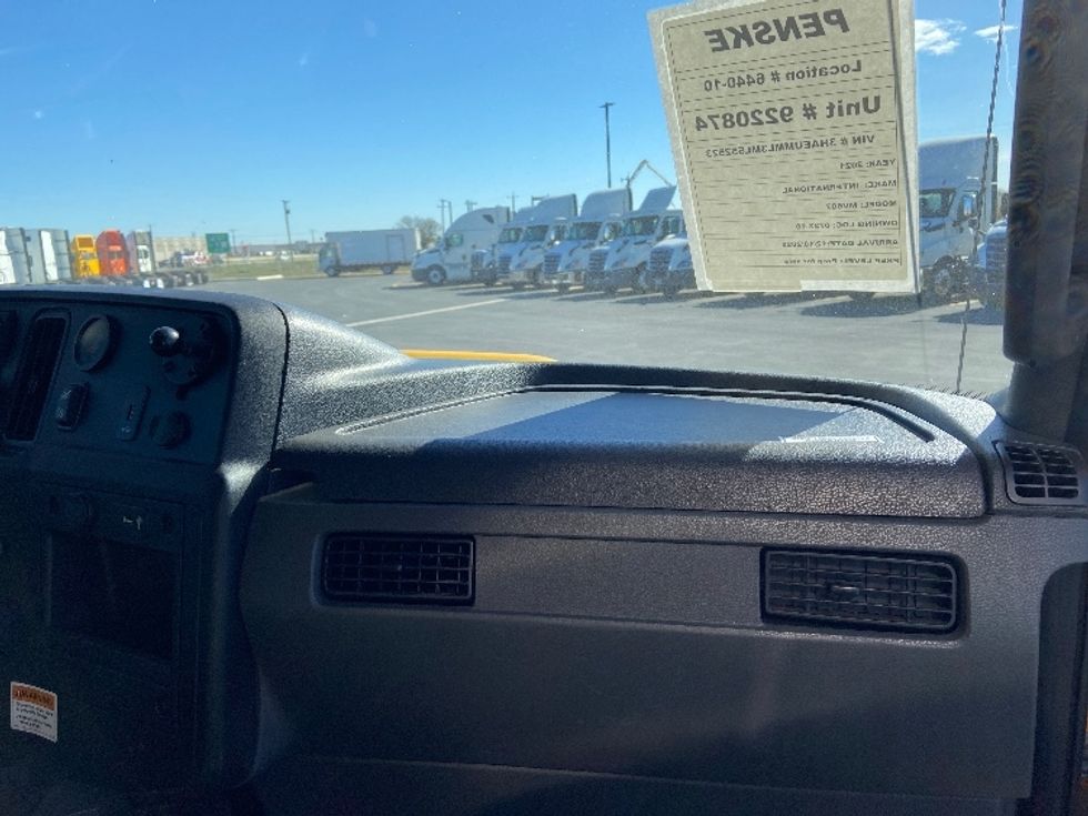 Medium Duty Box Truck-Light and Medium Duty Trucks-International-2021-MV607-San Antonio-TX-167,302\n\t\tmiles-$ 40,750 - Image 21