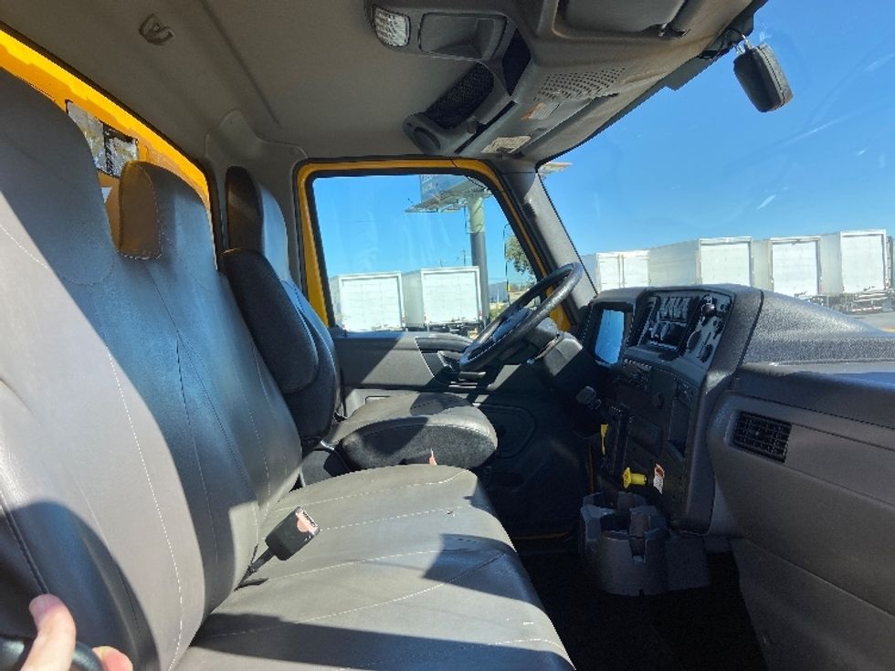 Medium Duty Box Truck-Light and Medium Duty Trucks-International-2021-MV607-San Antonio-TX-167,302\n\t\tmiles-$ 40,750 - Image 22
