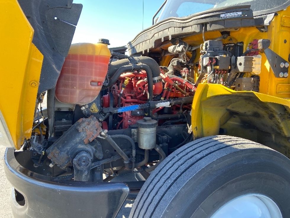 Medium Duty Box Truck-Light and Medium Duty Trucks-International-2021-MV607-San Antonio-TX-167,302\n\t\tmiles-$ 40,750 - Image 24