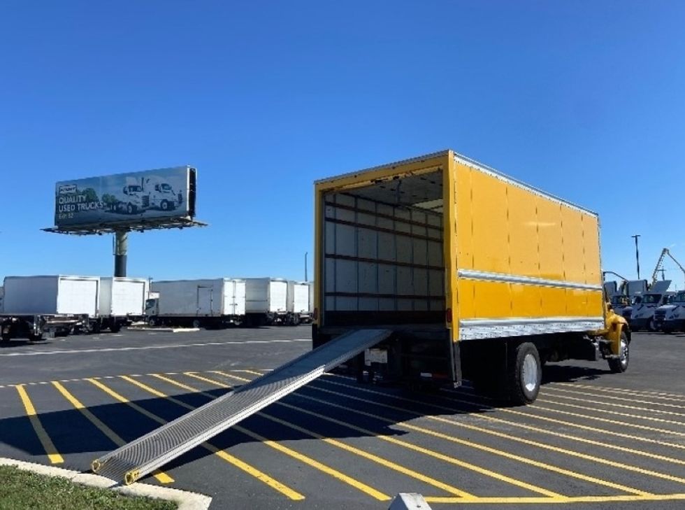 Medium Duty Box Truck-Light and Medium Duty Trucks-International-2021-MV607-San Antonio-TX-167,302\n\t\tmiles-$ 40,750 - Image 9