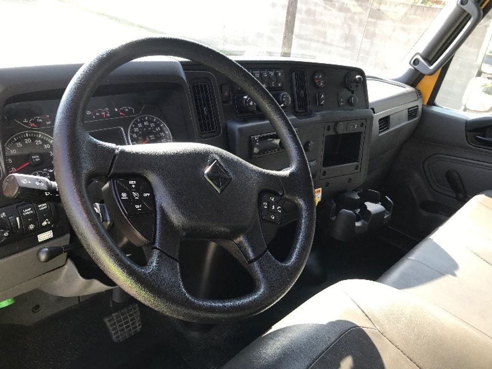 Medium Duty Box Truck-Light and Medium Duty Trucks-International-2021-MV607-San Antonio-TX-173,970\n\t\tmiles-$ 46,500 - Image 17