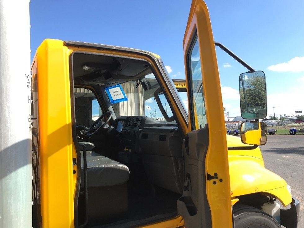 Medium Duty Box Truck-Light and Medium Duty Trucks-International-2021-MV607-San Antonio-TX-173,970\n\t\tmiles-$ 46,500 - Image 19