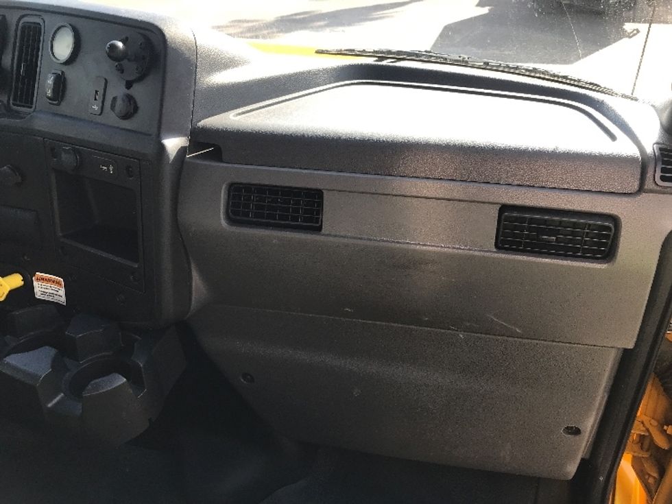 Medium Duty Box Truck-Light and Medium Duty Trucks-International-2021-MV607-San Antonio-TX-173,970\n\t\tmiles-$ 46,500 - Image 20